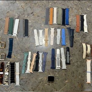 Next to New Apple Watch Series 9 45 mm 45 Size- Plus 43 bands!